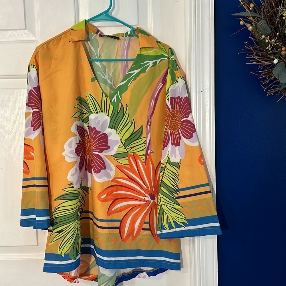 NWOT Women’s CBR Summer Floral Print Plain Bell Sleeve V-Neck Top Size XL